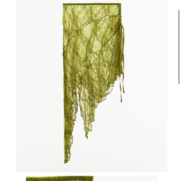 Green Lace Skirt Set (RARE) - Picture 4 of 9